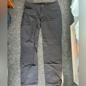 Eastern Mountain Sport Black Women’s Hiking Pants size 6